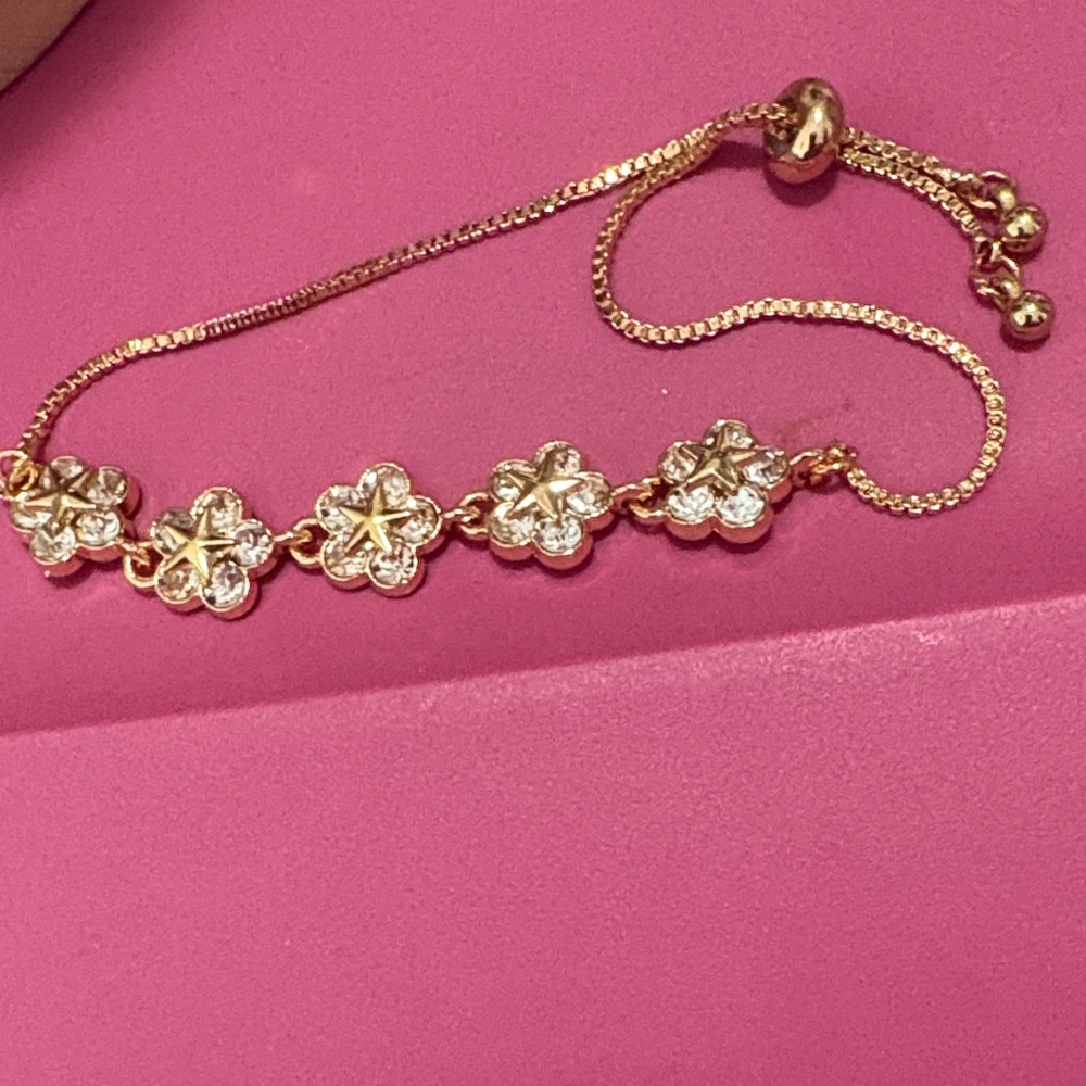 Elegant Gold Flower Bracelet